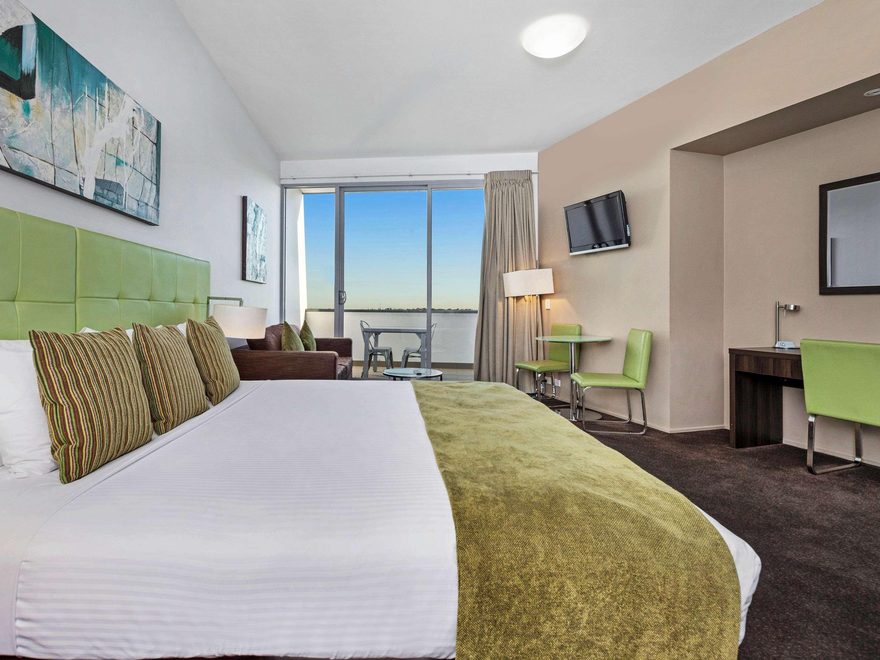 Mercure Melbourne Caroline Springs Exterior photo