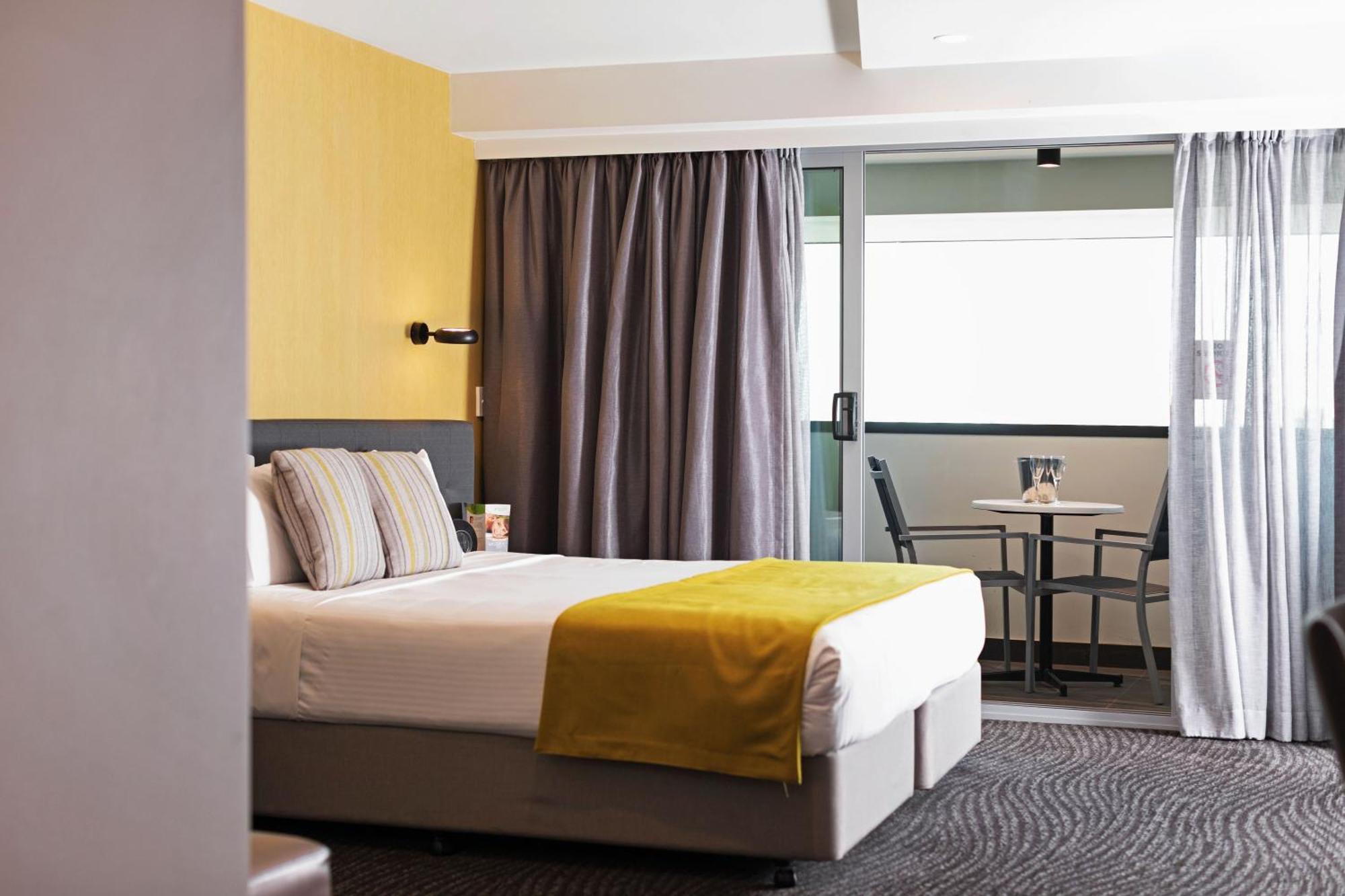 Mercure Melbourne Caroline Springs Exterior photo