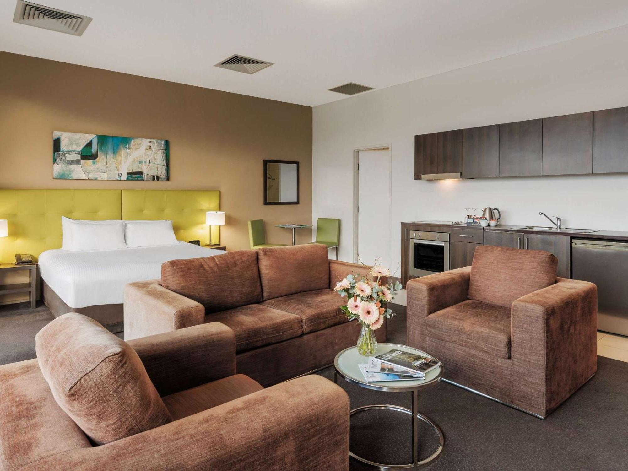 Mercure Melbourne Caroline Springs Exterior photo